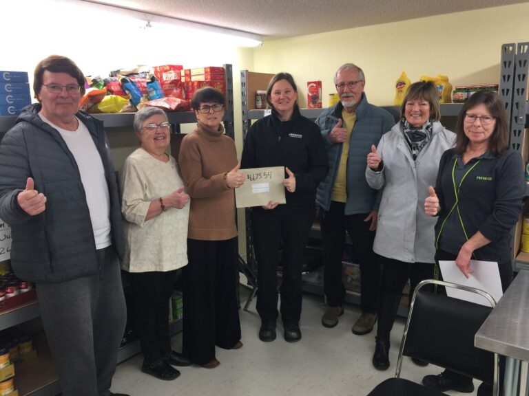 Espanola FreshCo makes huge donation to food bank